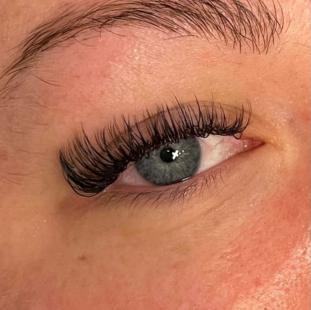 Angel lashes Wallsend - wispy spike set Newcastle