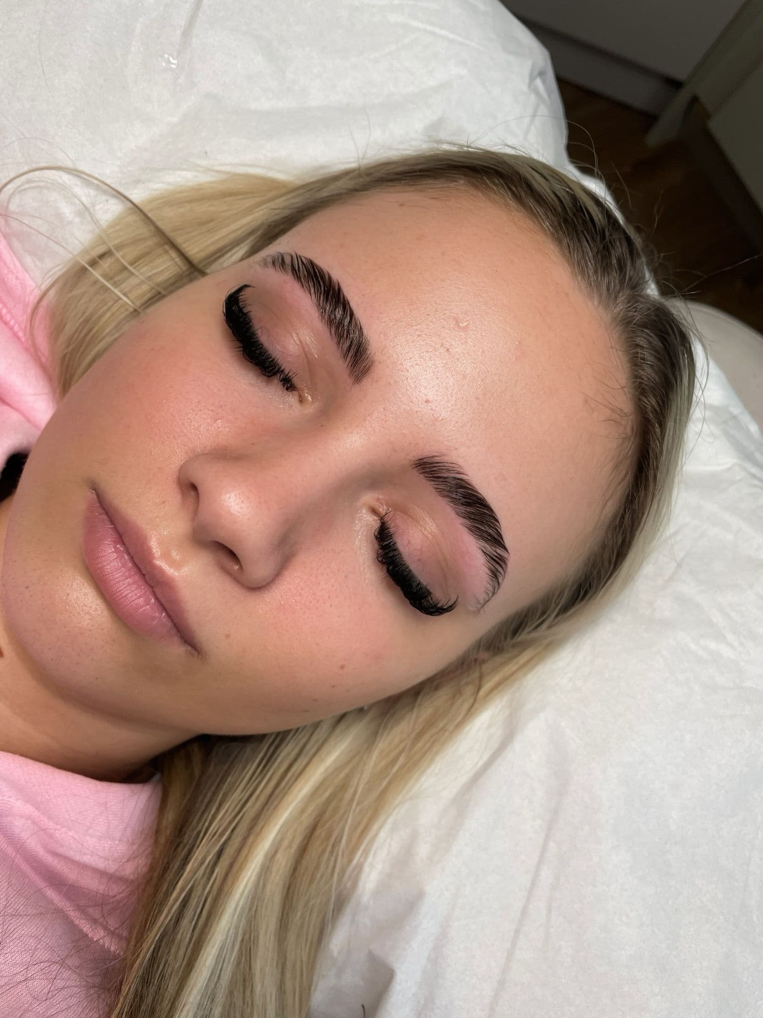 Brow lamination Wallsend - fluffy brushed brows Newcastle